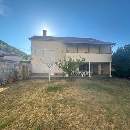 Villa モスタル エクステリア 写真